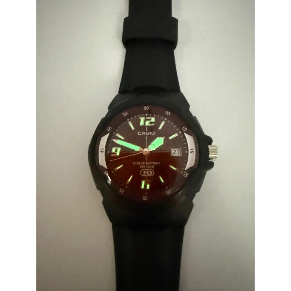 Vintage Casio Quartz HD MW-600 2719 Red Dial Black Resin Factory Band GLOWS